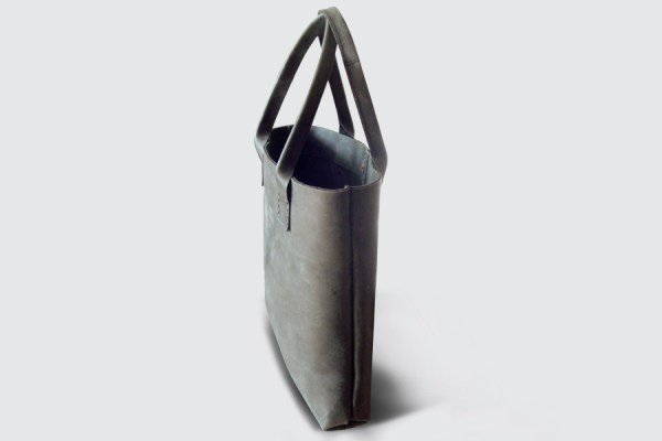 Graphite_Tote_02_02.jpg