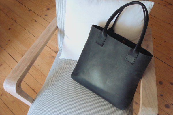 Graphite_Tote_04.jpg