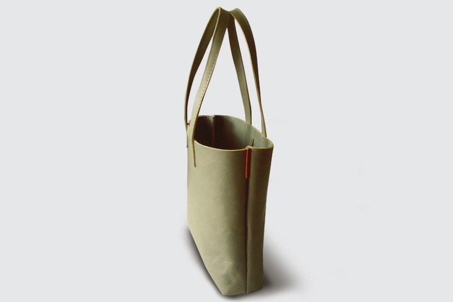 Graphite_Tote_02_02.jpg